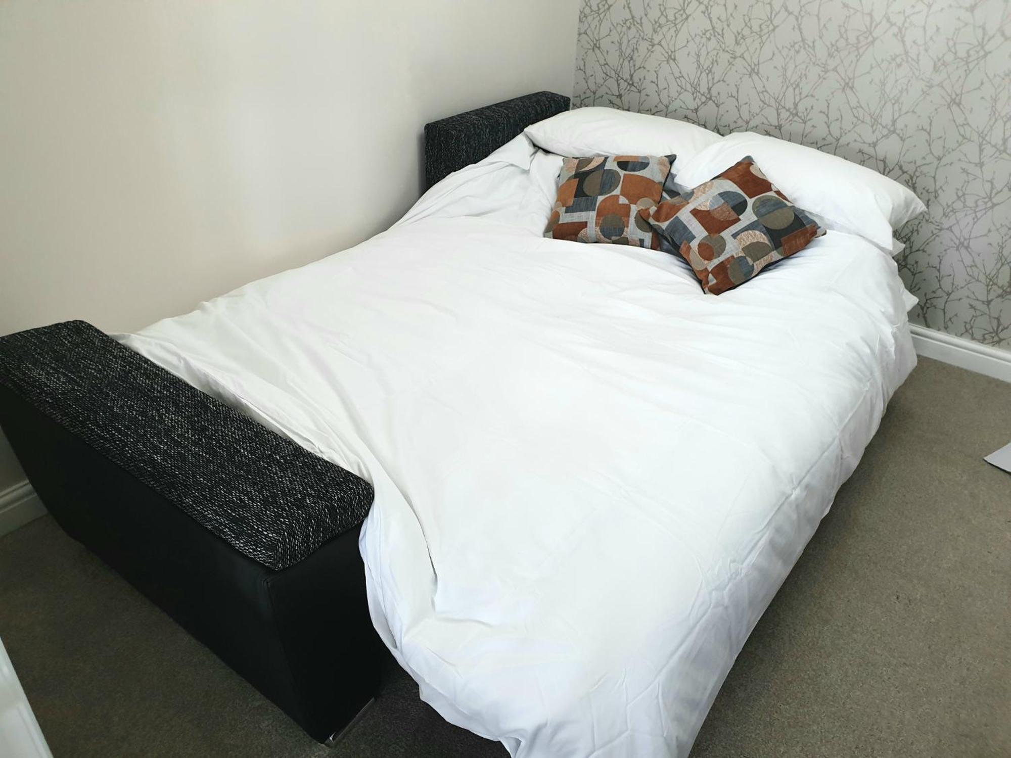 M1, M62, Free Parking, Wifi, 8 Beds, Separate Office Дюсбъри Екстериор снимка